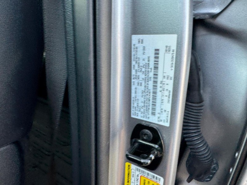 Ford F-150 Vehicle Full-screen Gallery Image 28
