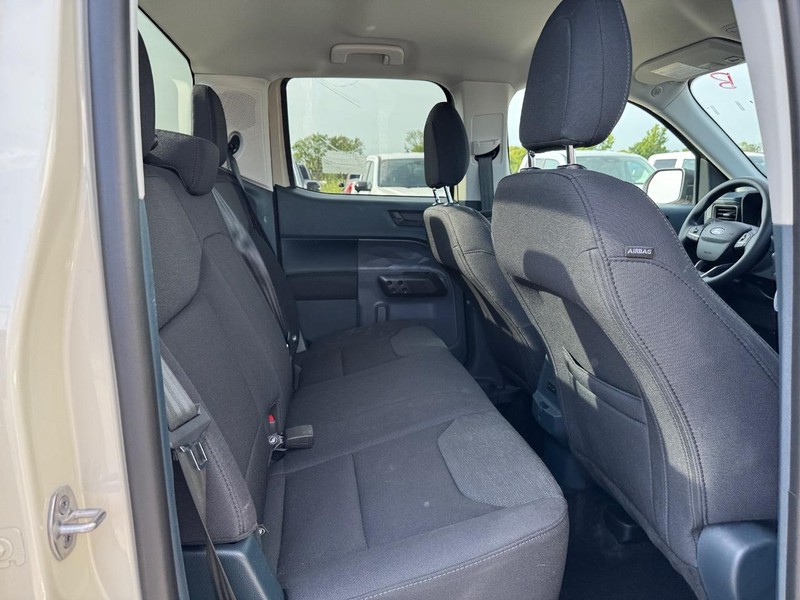 Ford Maverick Vehicle Full-screen Gallery Image 13