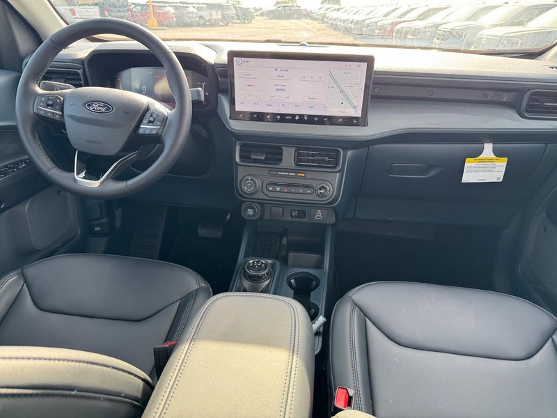 Ford Maverick Vehicle Full-screen Gallery Image 14