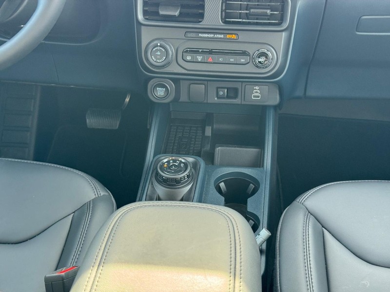 Ford Maverick Vehicle Full-screen Gallery Image 17