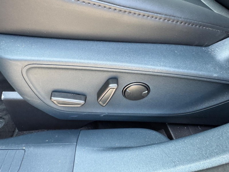 Ford Maverick Vehicle Full-screen Gallery Image 18