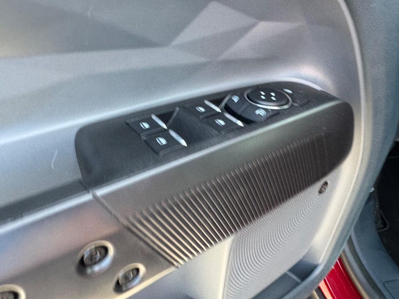Ford Maverick Vehicle Full-screen Gallery Image 19