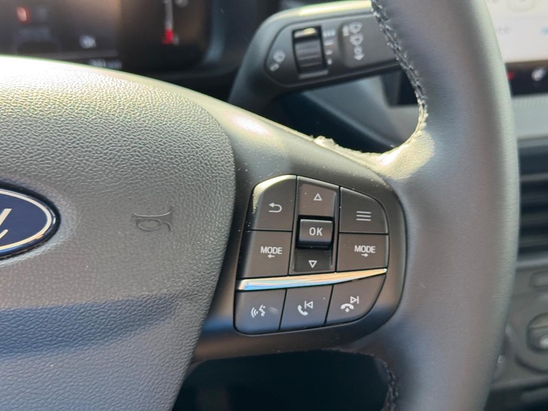 Ford Maverick Vehicle Full-screen Gallery Image 22
