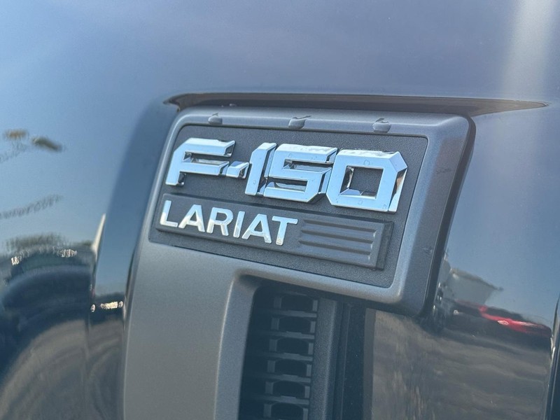 Ford F-150 Vehicle Full-screen Gallery Image 12