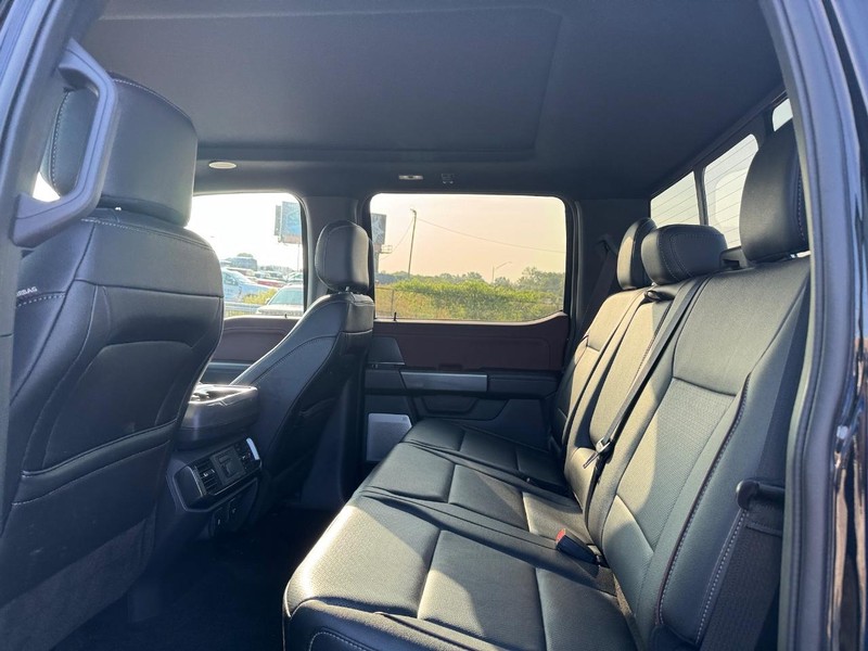 Ford F-150 Vehicle Full-screen Gallery Image 13