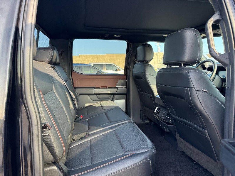 Ford F-150 Vehicle Full-screen Gallery Image 14