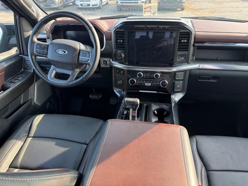 Ford F-150 Vehicle Full-screen Gallery Image 17