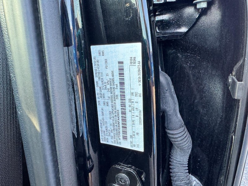 Ford F-150 Vehicle Full-screen Gallery Image 32