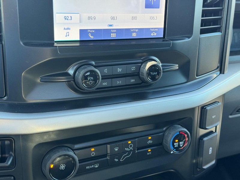 Ford F-150 Vehicle Full-screen Gallery Image 21