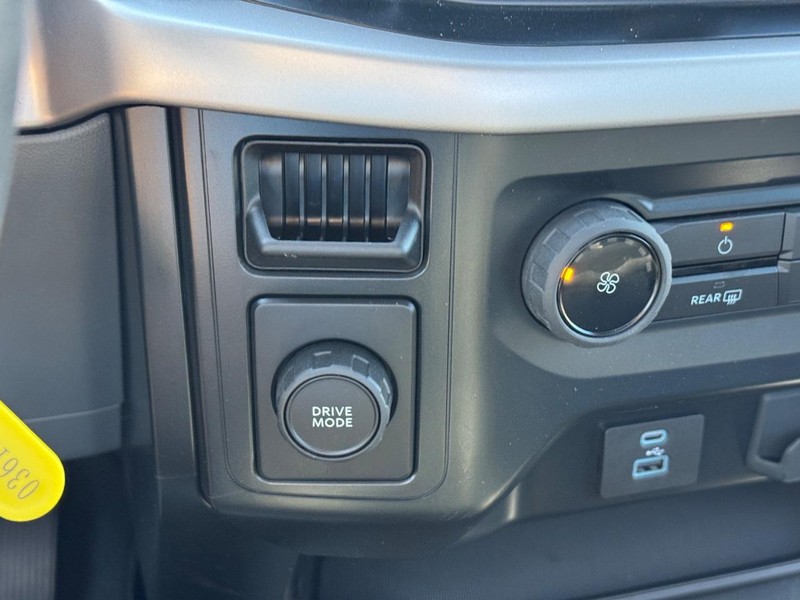 Ford F-150 Vehicle Full-screen Gallery Image 23