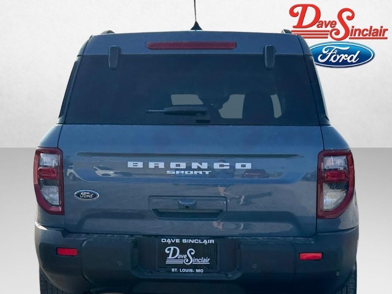Ford Bronco Sport Vehicle Full-screen Gallery Image 08