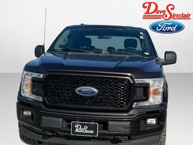 Ford F-150 Vehicle Full-screen Gallery Image 02