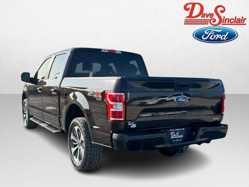 Ford F-150 Vehicle Full-screen Gallery Image 09