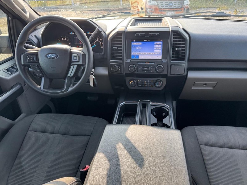 Ford F-150 Vehicle Full-screen Gallery Image 15