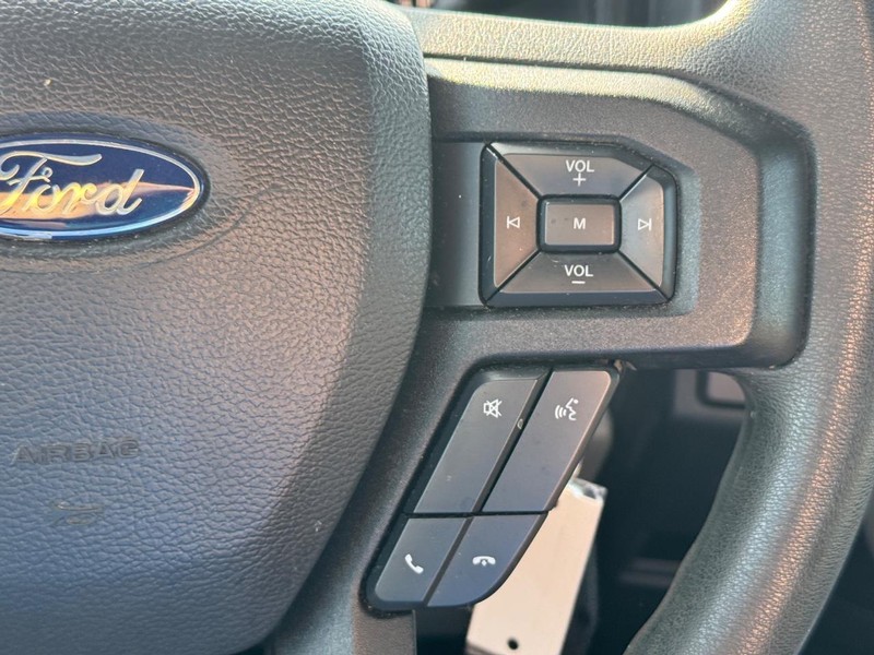 Ford F-150 Vehicle Full-screen Gallery Image 21