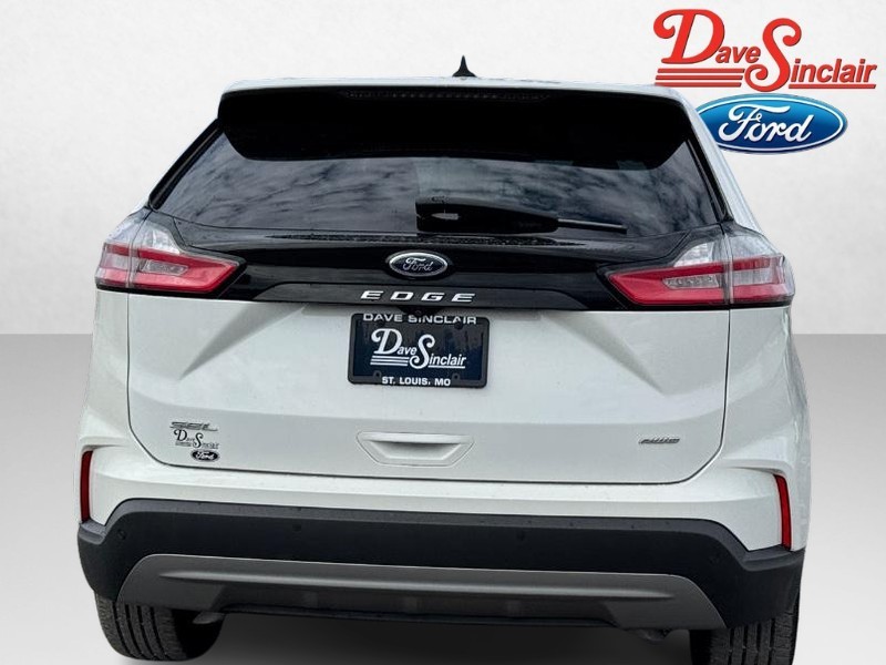 Ford Edge Vehicle Full-screen Gallery Image 08