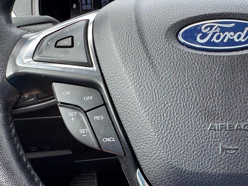 Ford Edge Vehicle Full-screen Gallery Image 20