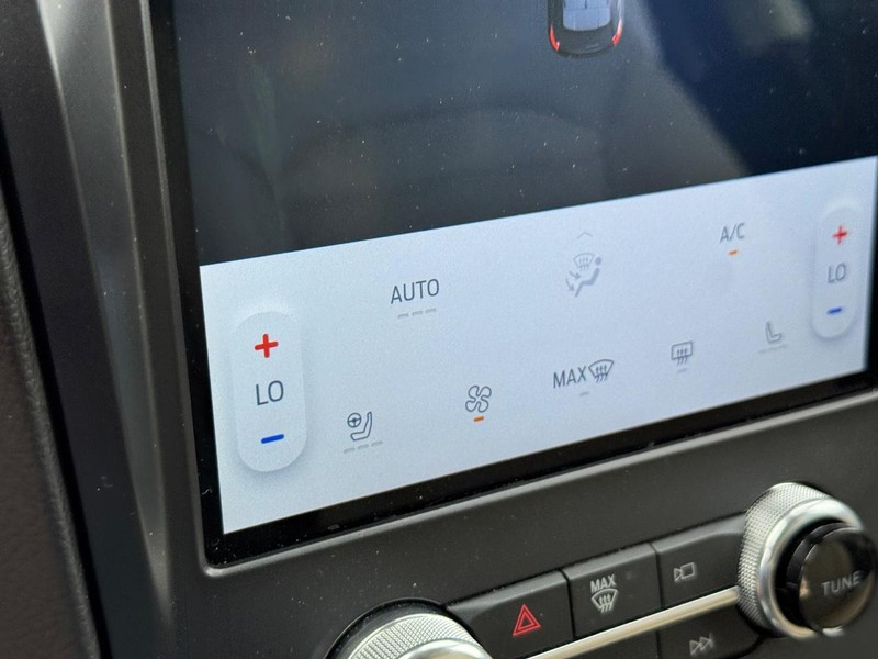 Ford Edge Vehicle Full-screen Gallery Image 22