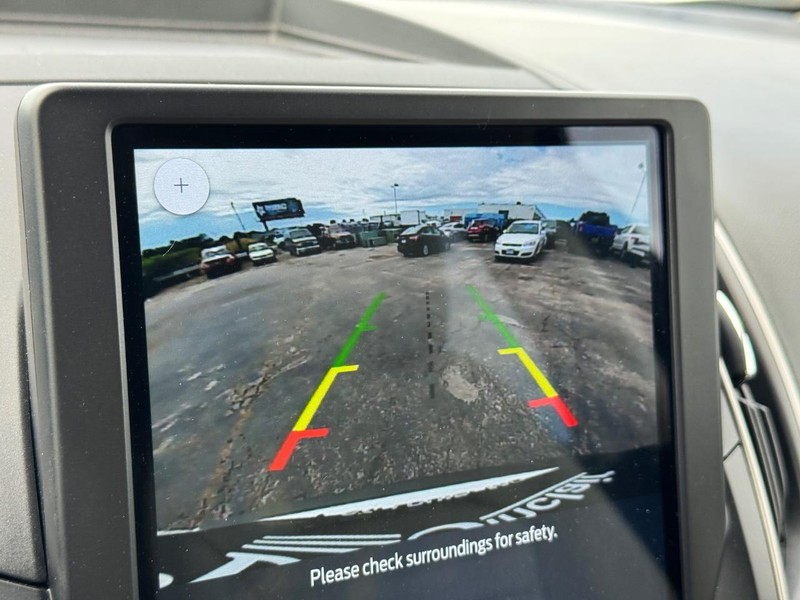 Ford Edge Vehicle Full-screen Gallery Image 23