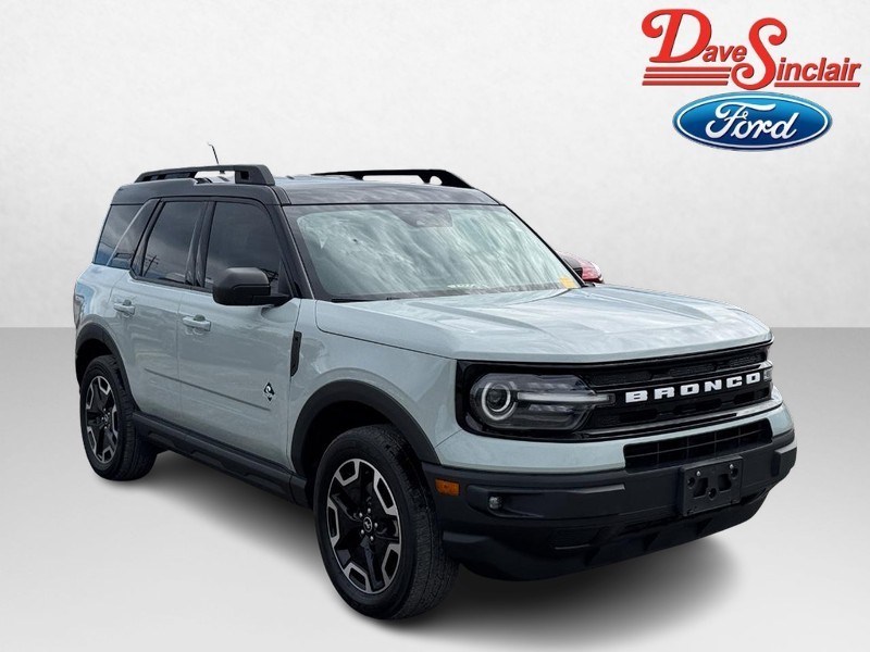 Ford Bronco Sport Vehicle Full-screen Gallery Image 04