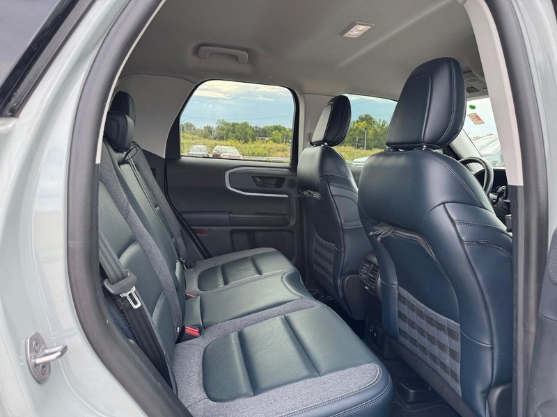 Ford Bronco Sport Vehicle Full-screen Gallery Image 13