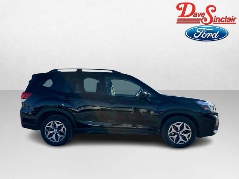 Subaru Forester Vehicle Full-screen Gallery Image 05