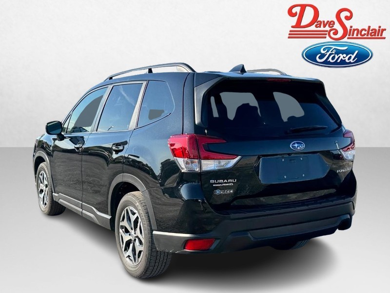 Subaru Forester Vehicle Full-screen Gallery Image 09