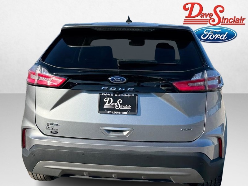 Ford Edge Vehicle Full-screen Gallery Image 08