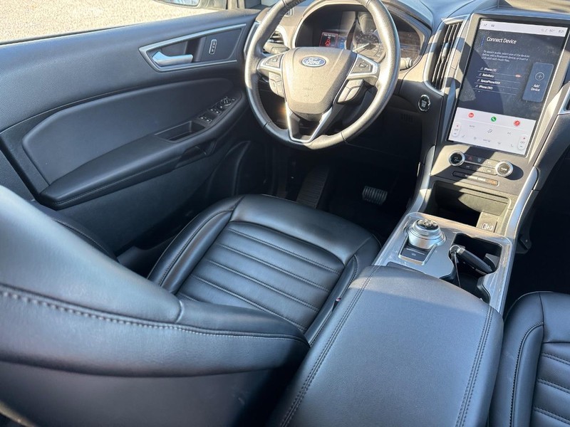 Ford Edge Vehicle Full-screen Gallery Image 14
