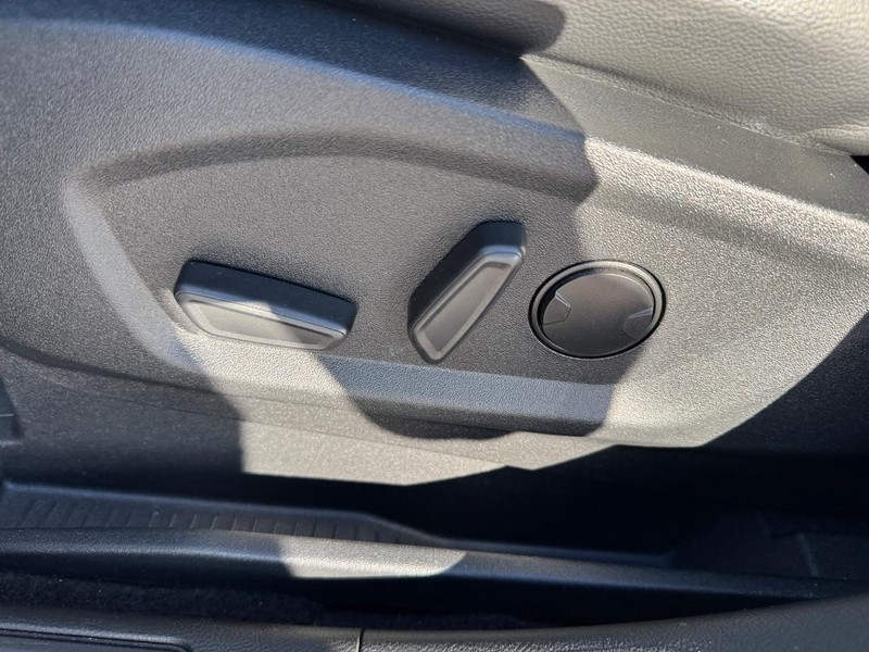 Ford Edge Vehicle Full-screen Gallery Image 17