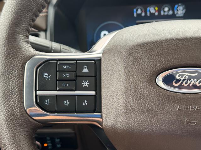 Ford Expedition Max Vehicle Full-screen Gallery Image 24