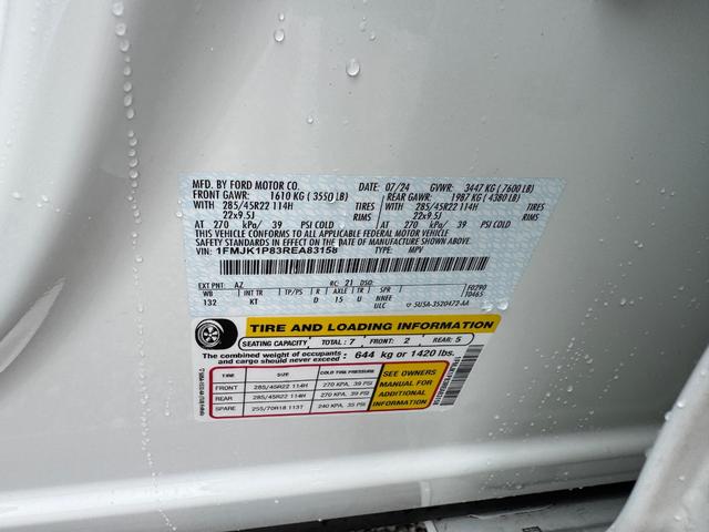 Ford Expedition Max Vehicle Full-screen Gallery Image 29