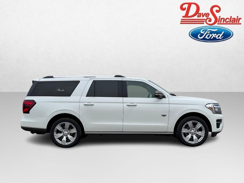 Ford Expedition Max Vehicle Full-screen Gallery Image 05