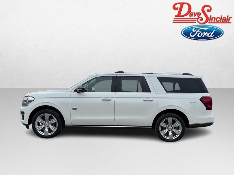Ford Expedition Max Vehicle Full-screen Gallery Image 10