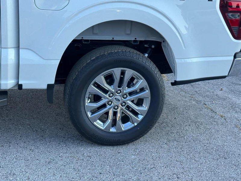 Ford F-150 Vehicle Full-screen Gallery Image 11