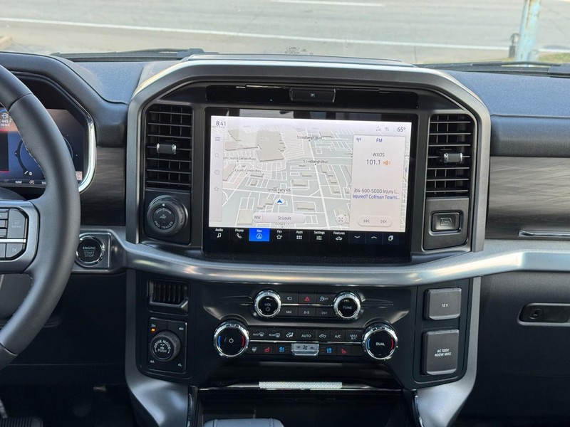 Ford F-150 Vehicle Full-screen Gallery Image 15