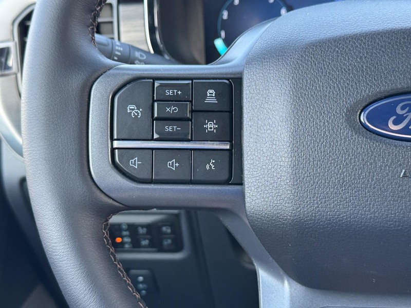 Ford F-150 Vehicle Full-screen Gallery Image 20