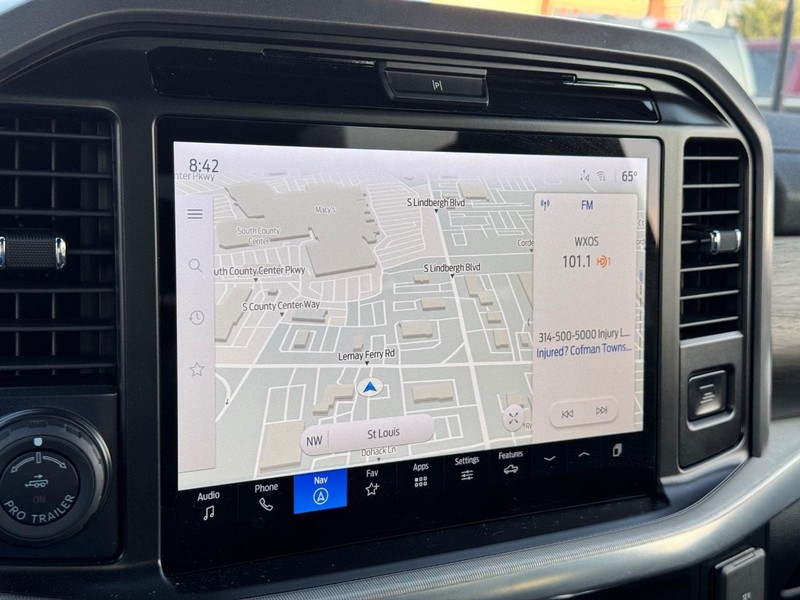 Ford F-150 Vehicle Full-screen Gallery Image 22