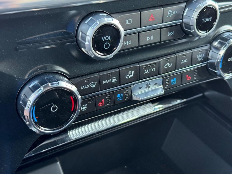 Ford F-150 Vehicle Full-screen Gallery Image 23