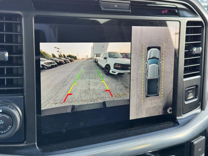 Ford F-150 Vehicle Full-screen Gallery Image 24