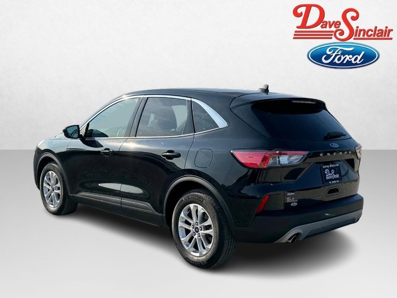Ford Escape Vehicle Full-screen Gallery Image 09