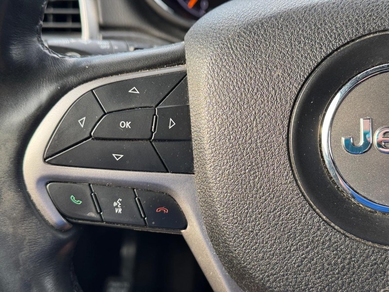 Jeep Grand Cherokee Vehicle Full-screen Gallery Image 21