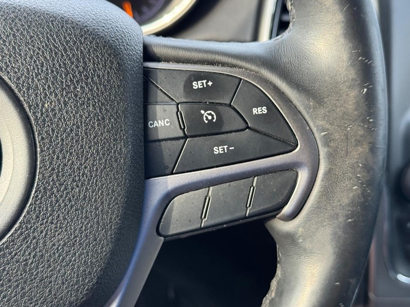 Jeep Grand Cherokee Vehicle Full-screen Gallery Image 22