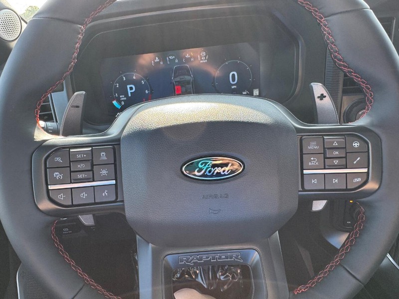 Ford F-150 Vehicle Full-screen Gallery Image 22