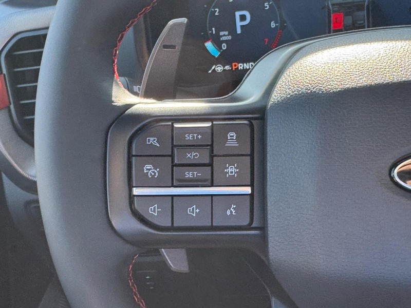 Ford F-150 Vehicle Full-screen Gallery Image 23