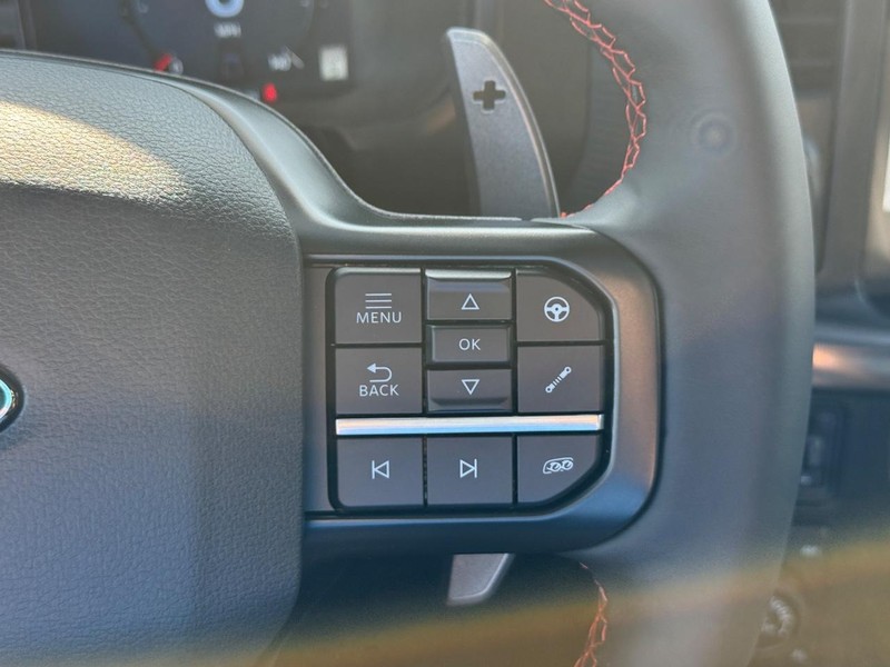 Ford F-150 Vehicle Full-screen Gallery Image 24