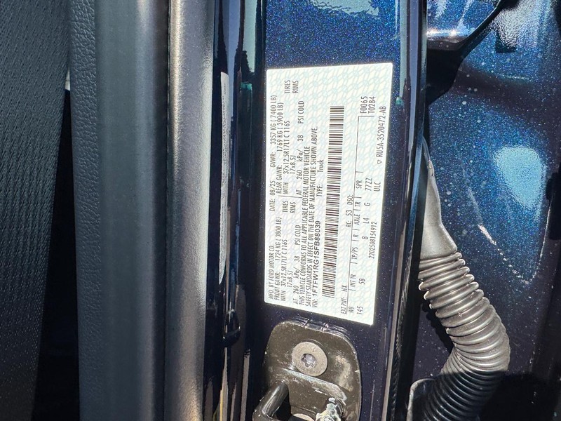 Ford F-150 Vehicle Full-screen Gallery Image 28