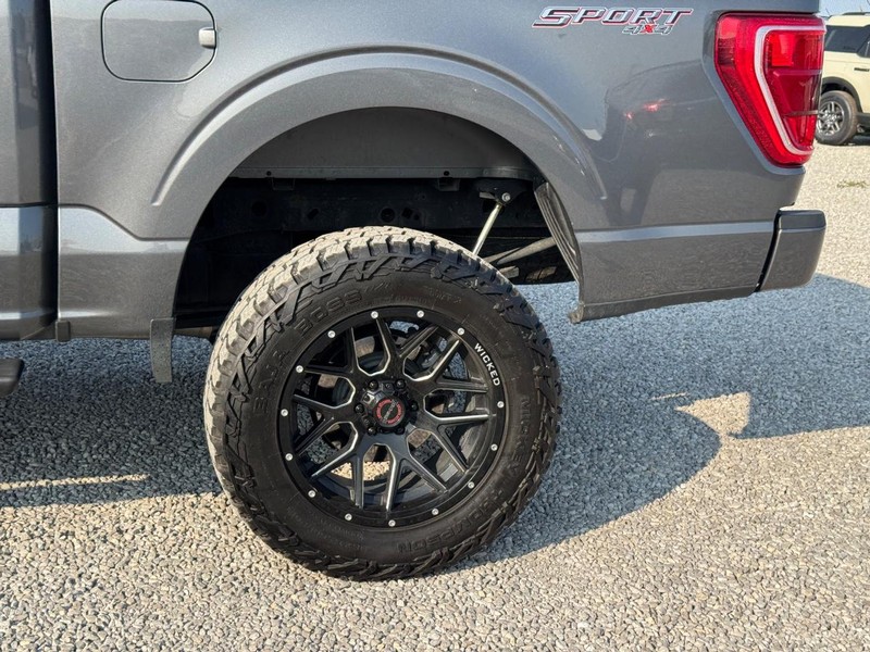 Ford F-150 Vehicle Full-screen Gallery Image 11
