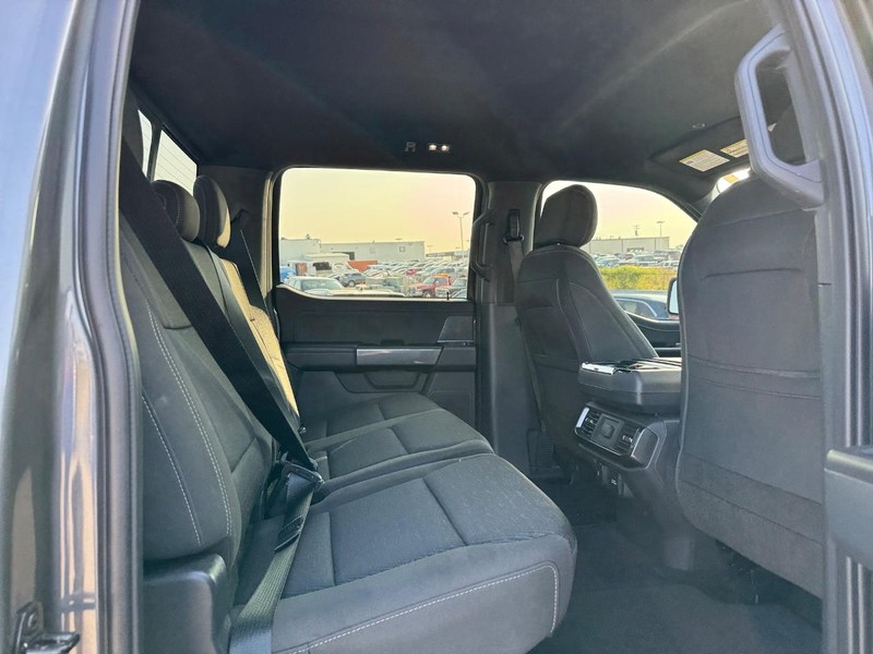 Ford F-150 Vehicle Full-screen Gallery Image 13