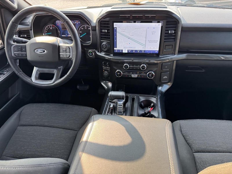 Ford F-150 Vehicle Full-screen Gallery Image 15